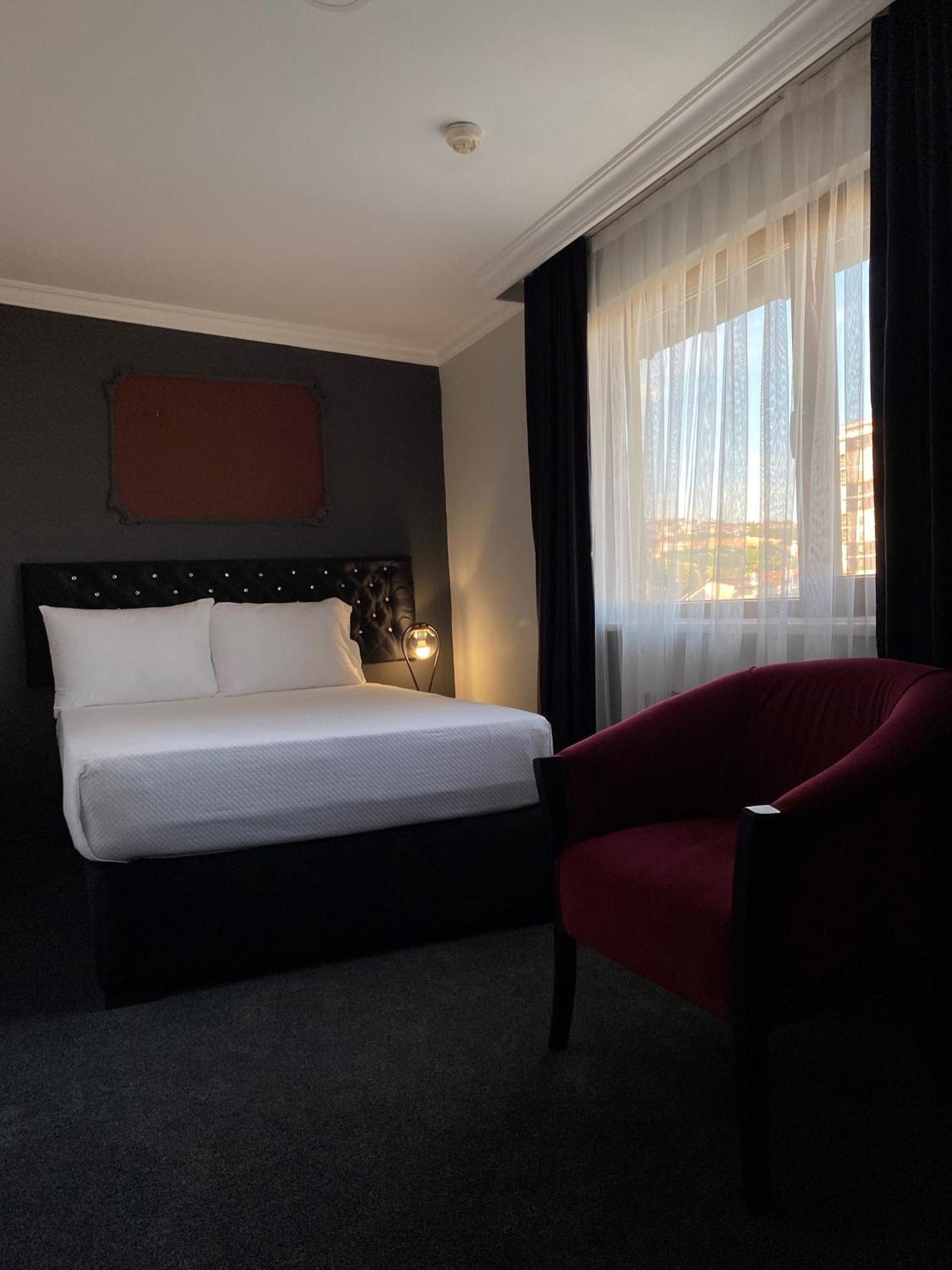 Respiro Park Hotel Бююкчекмедже Екстериор снимка